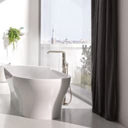 Grohe Essence Floor Mounted Tub Filler with Built-In Diverter - Includes Hand Shower