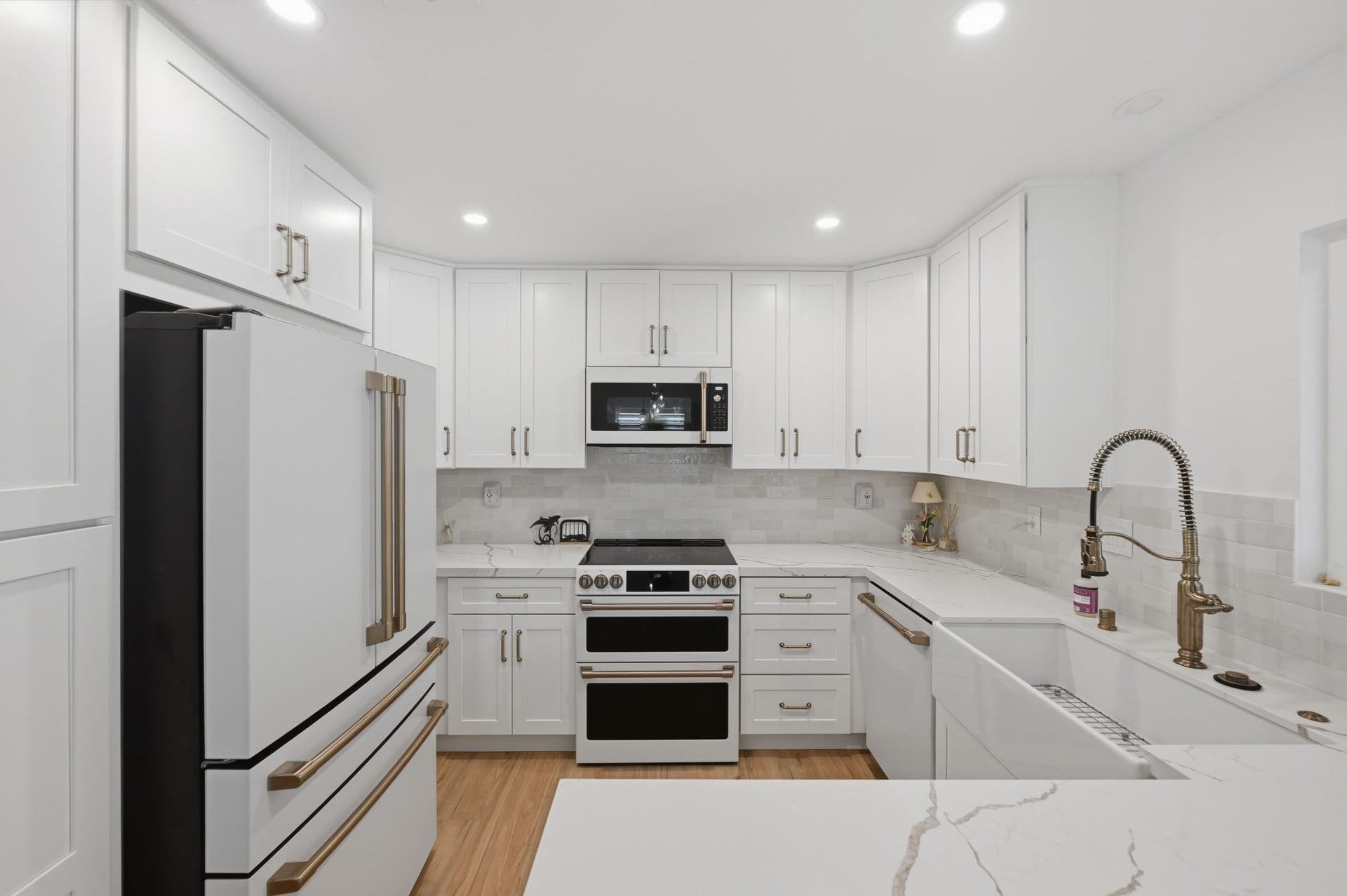 Donahue Drive - Full Kitchen View