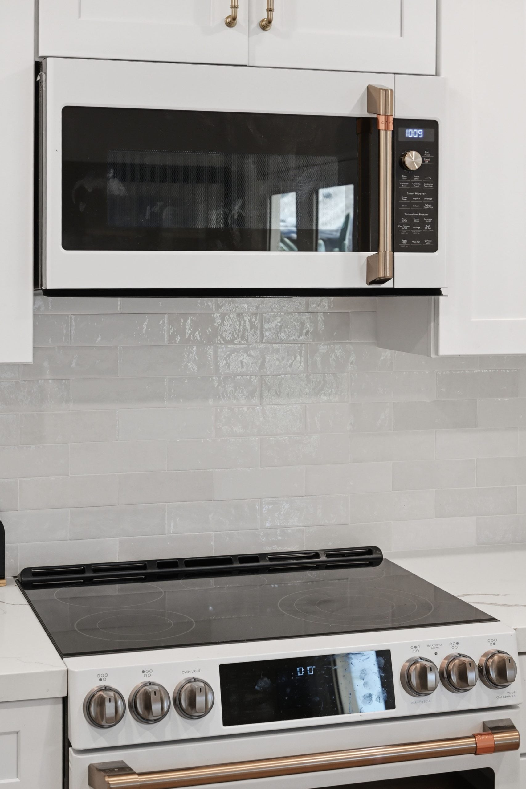 Donahue Drive - Microwave & Cooktop Detail