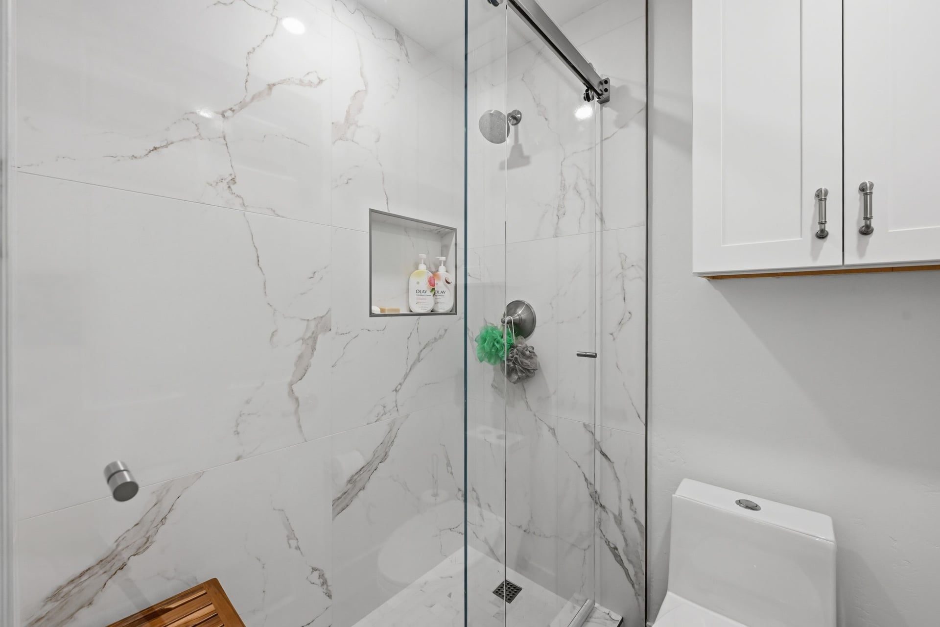 Donahue Drive - Primary Bathroom Shower Detail