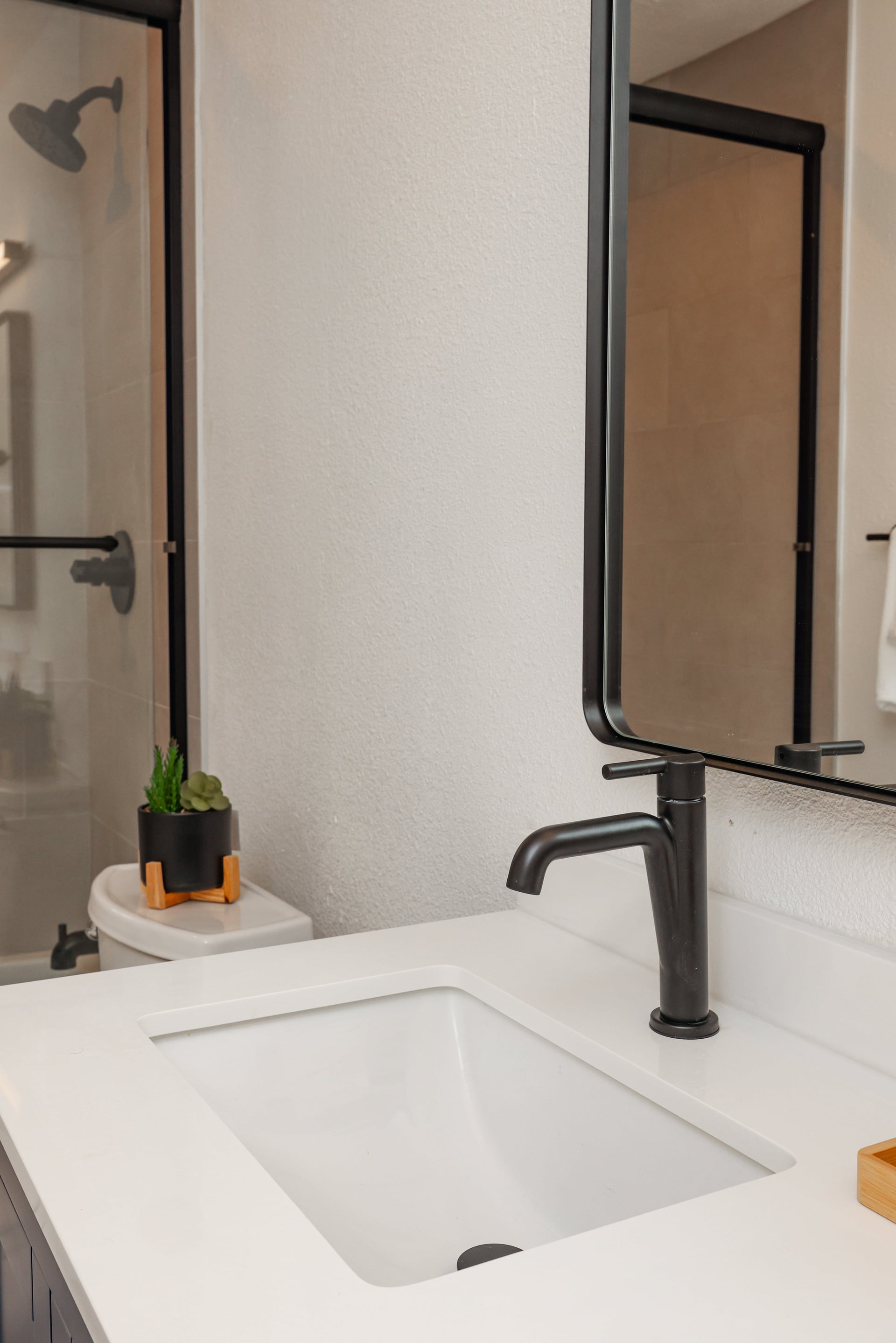 Guest Bathroom – Carlsbad CA