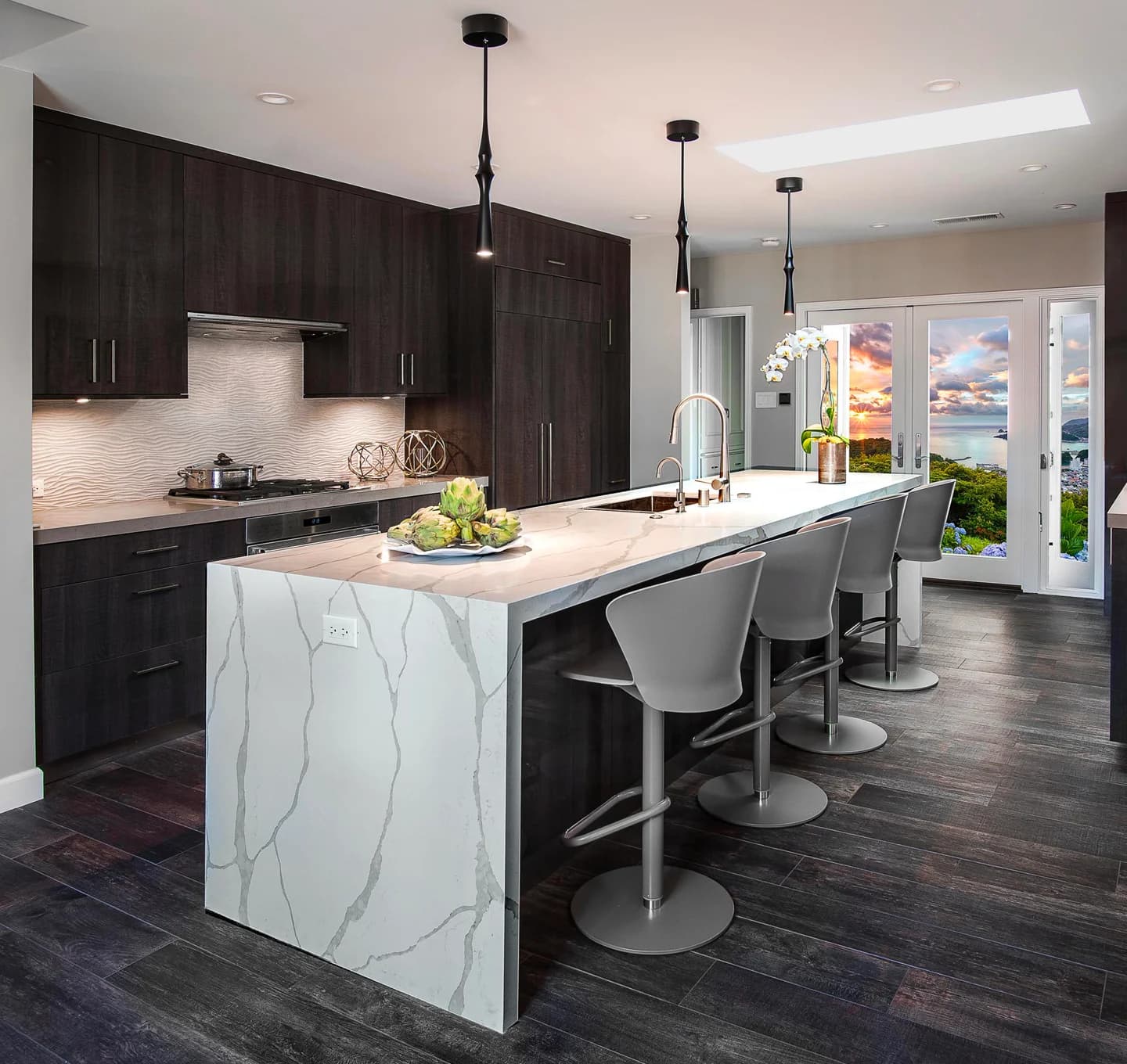 7 Benefits of Hiring a Pro Kitchen Designer