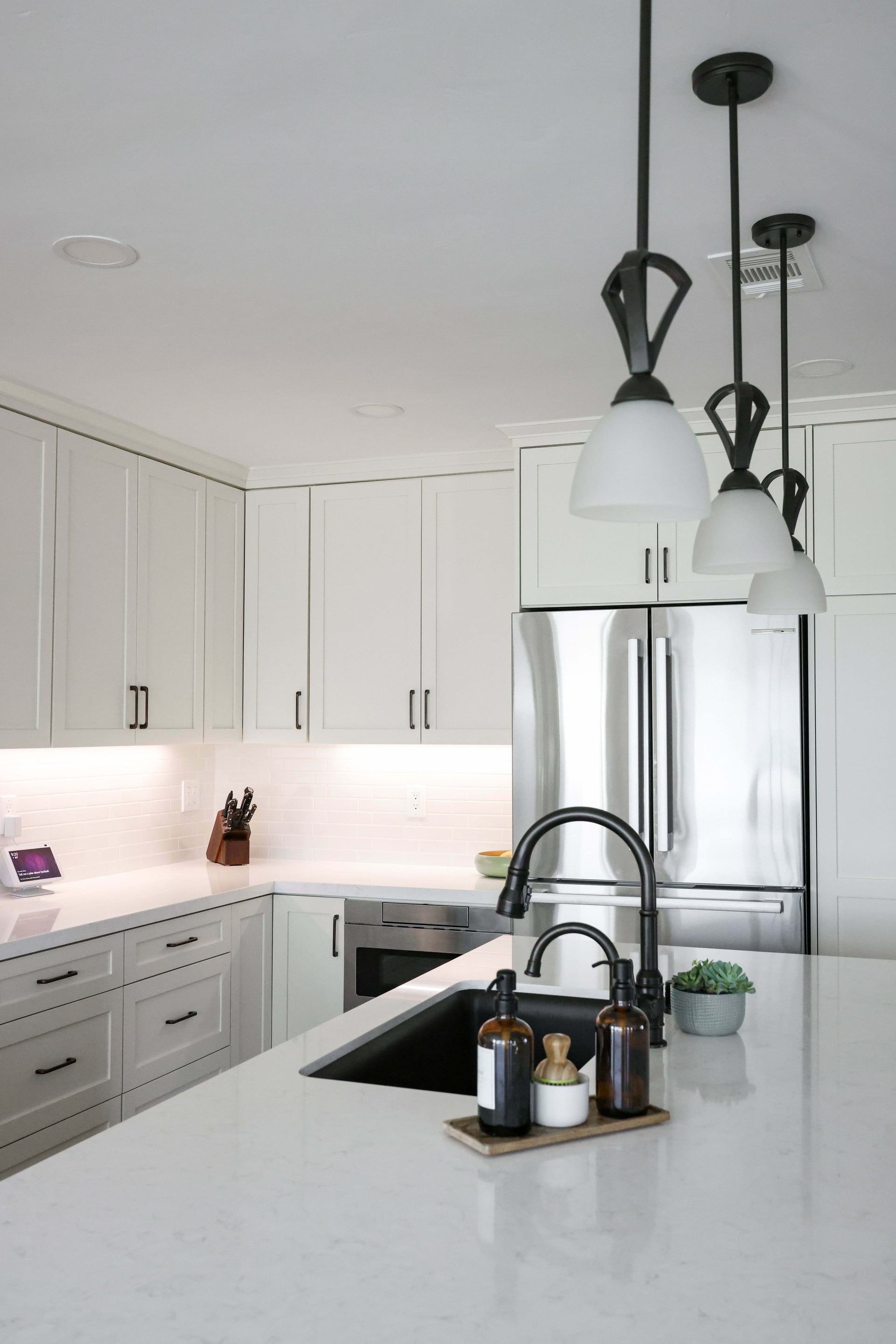 Warm-Toned Elegance – Contemporary Kitchen