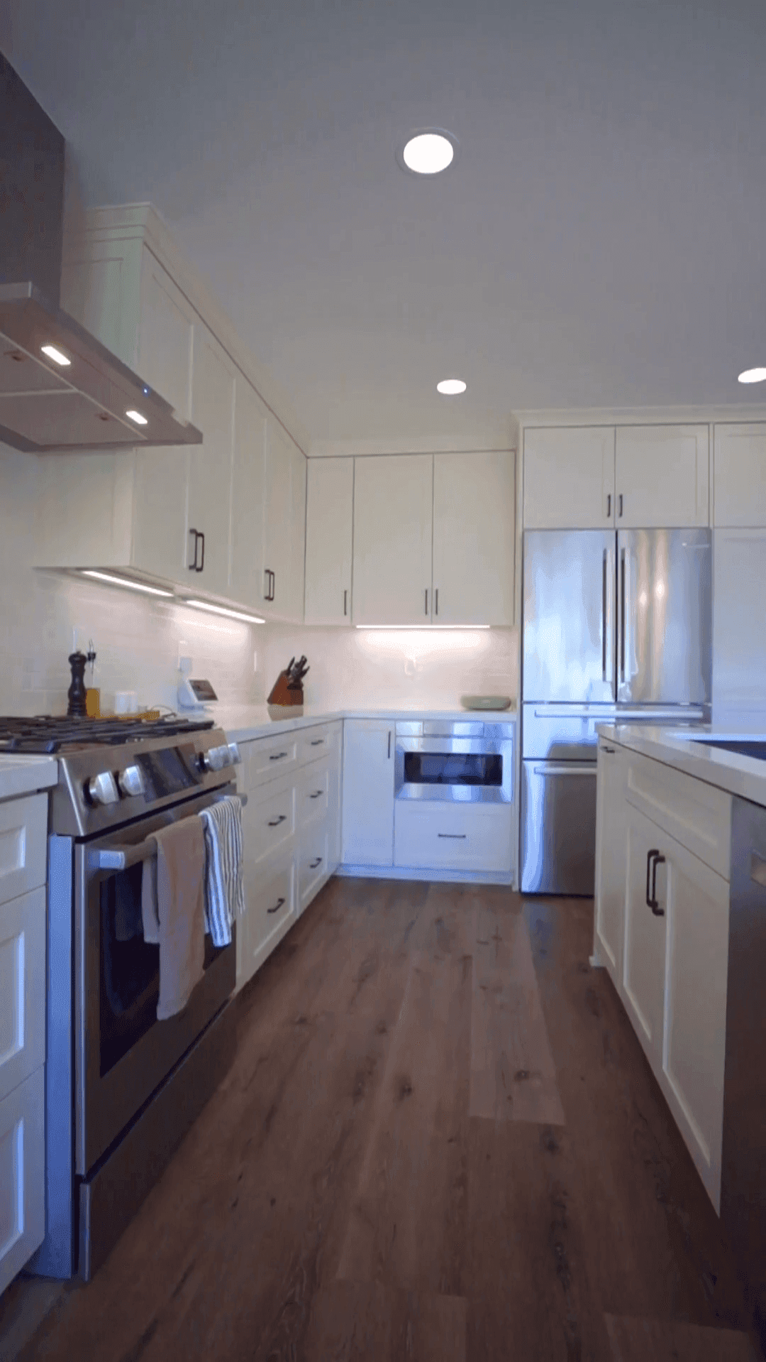 Warm-Toned Elegance – Contemporary Kitchen