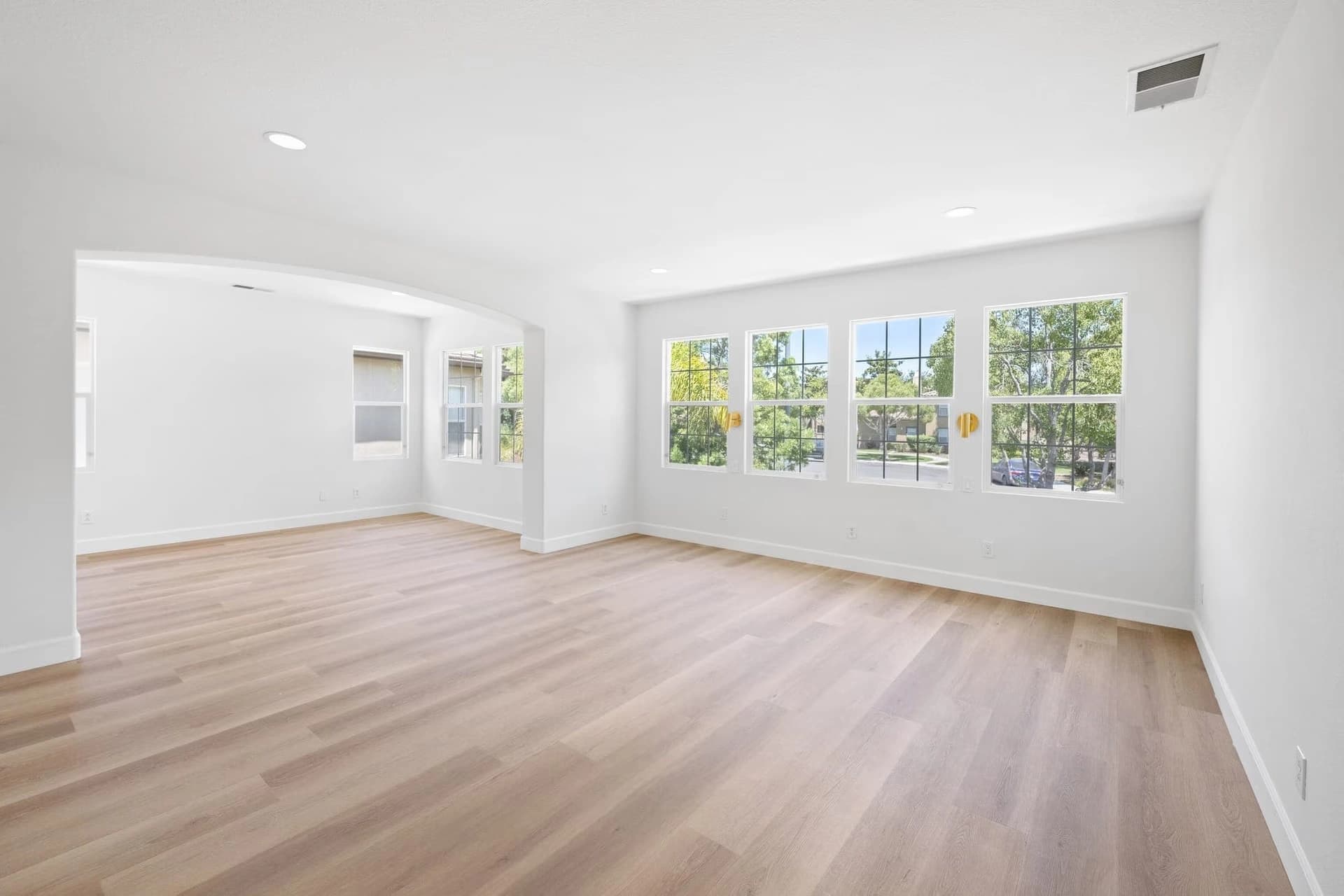 Best Bathroom Flooring Options for San Diego’s Climate and Style