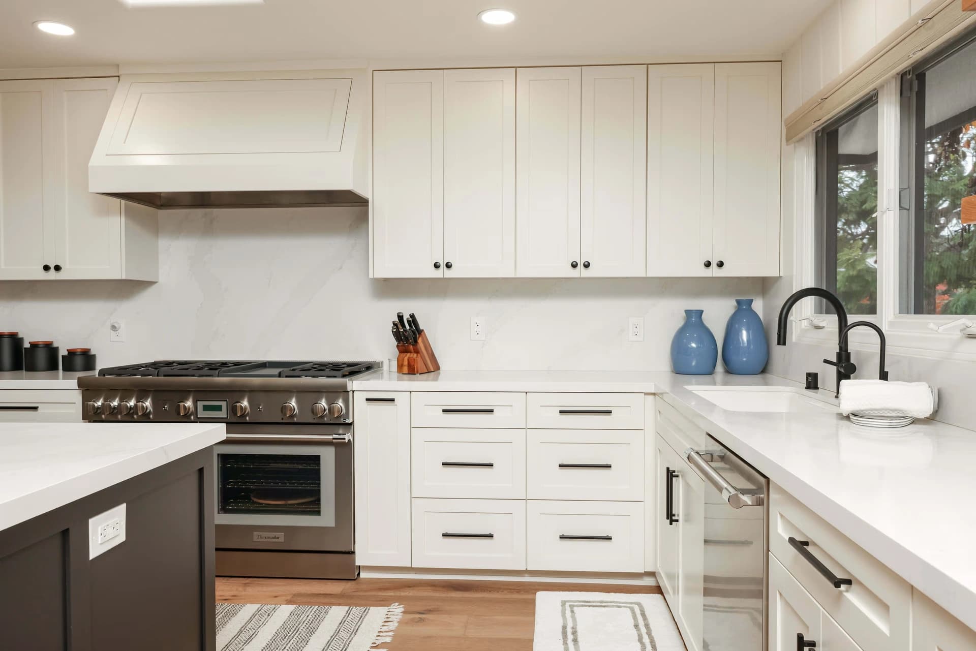 Custom Kitchen Cabinets in San Diego: Style, Storage & Craftsmanship