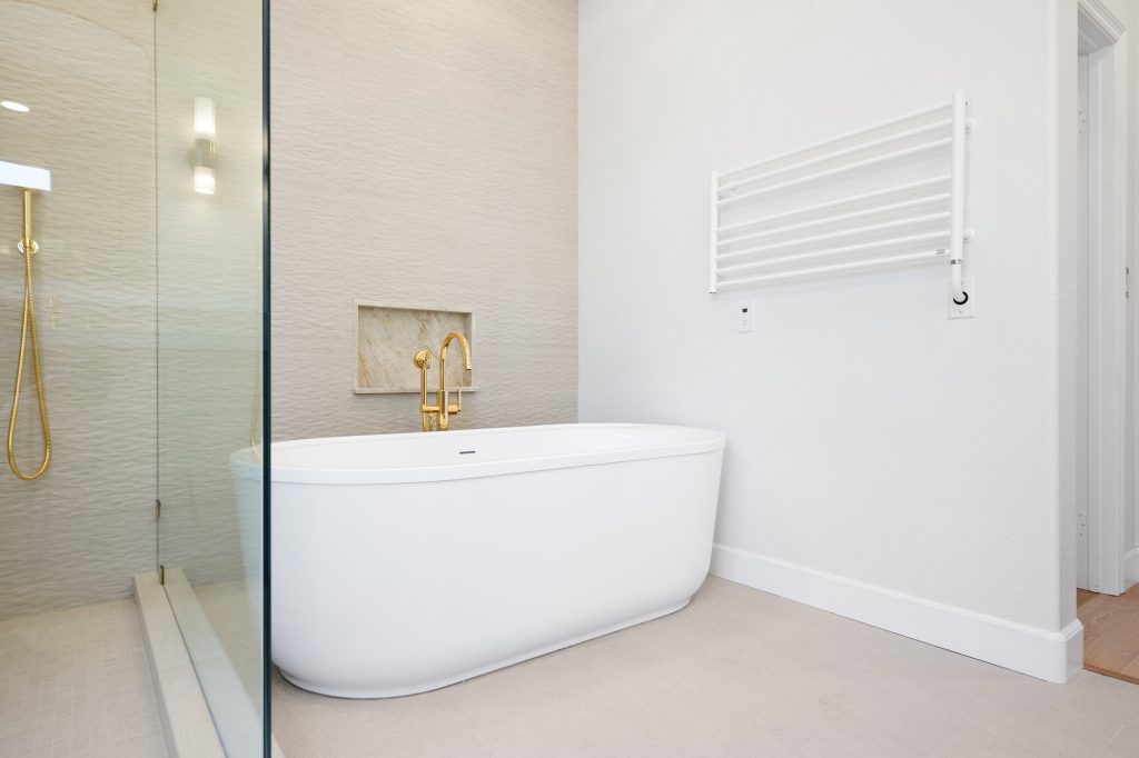 Freestanding bathtubs